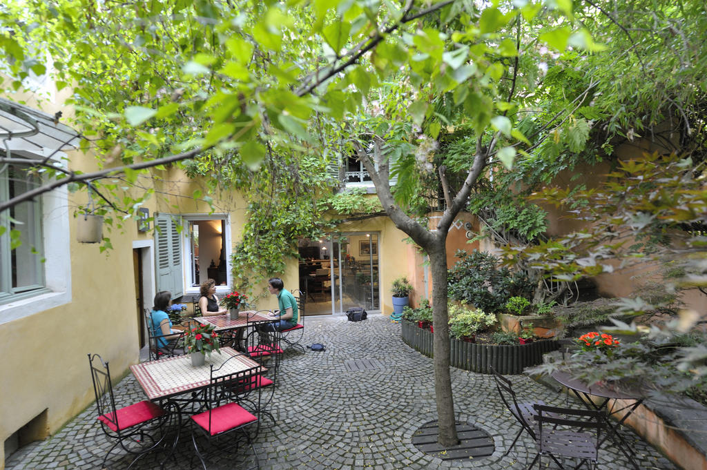 Chambres D'Hotes Le Petit Siam : Le Calme En Centre Ville Клермон-Феран Екстериор снимка